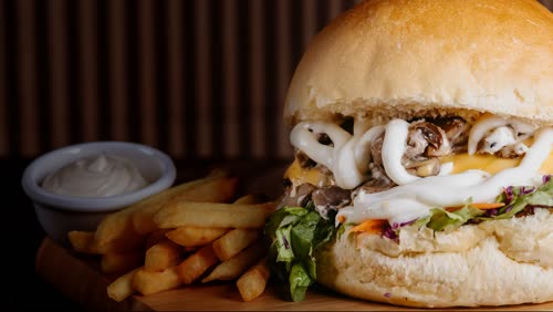 Big, hambúrguer de 250 gramas com três ingredientes à escolha